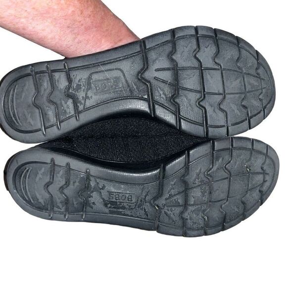 BOBS from Skechers black memory foam stretch fit mesh slippers 6 - Picture 3 of 6